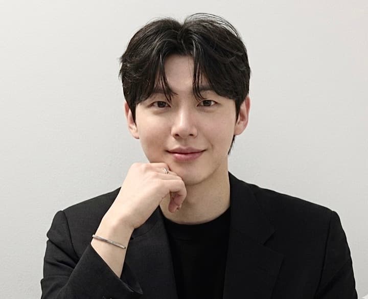 백한결 수석실장 · 준오헤어 강남우성사거리점