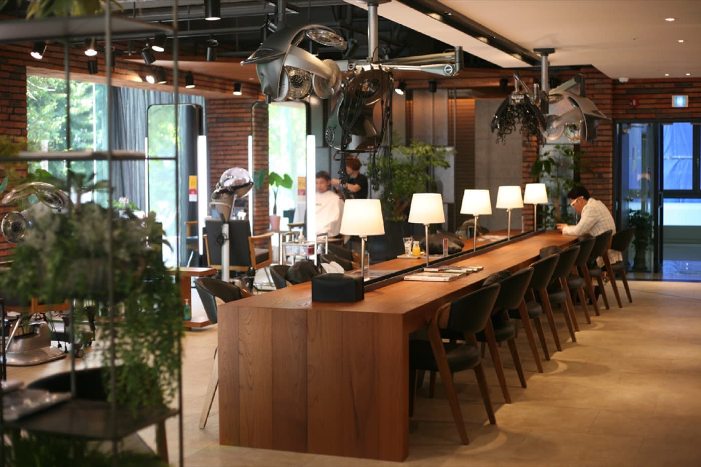 준오헤어 강남우성사거리점 인테리어